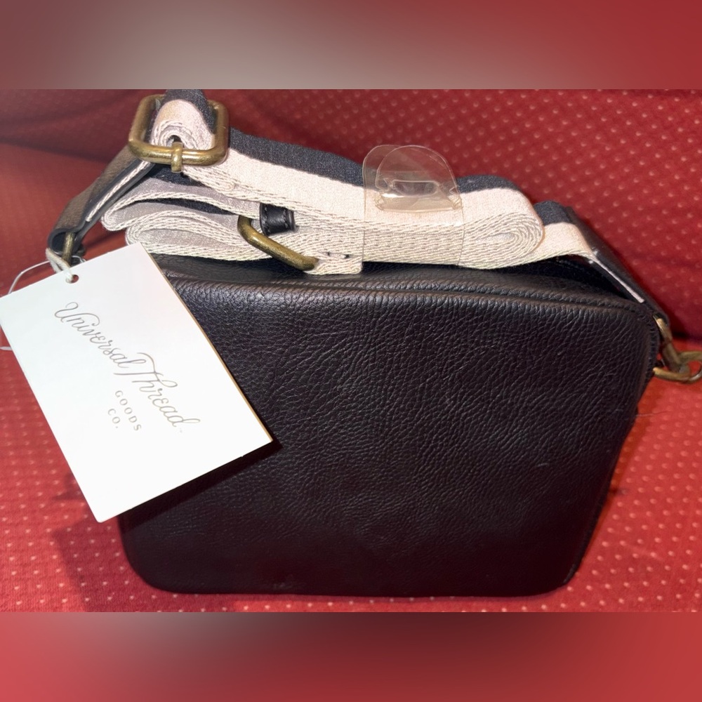 Universal Thread Vegan Leather Camera Bag Crossbody Purse, Guitar Strap, NEW